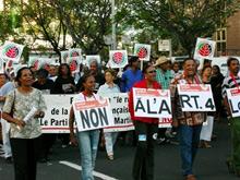 Manifestation, à Fort-de-France pour demander l'abrogation de « la loi de la honte» (photo AFP)