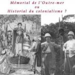 A gauche : couverture de cahier scolaire par G. Daschner, vers 1900. A droite : révolte en Côte d'Ivoire, début du XXe siècle (Harlingue/Roger Viollet).