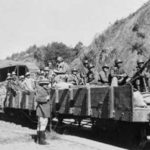 Convoi militaire français, à Madagascar, le 25 septembre 1947 (AFP).