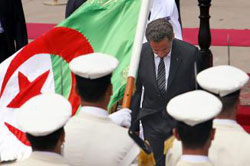 Nicolas Sarkozy à Alger, le 10 juillet 2007 (AFP/FAYEZ NURELDINE)
