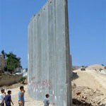 Le mur construit par les Israéliens (2006).