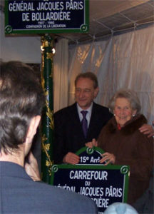 Bertrand Delanoë et Simone de Bollardière inaugurent le carrefour (photo H.P.).