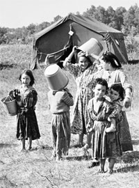 Dans le camp de Bourg-Lastic (Puy-de-Dôme) en juin 1962. (photo : La Montagne)