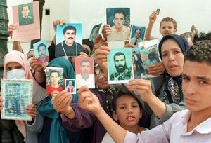 Manifestation à Alger de familles qui veulent savoir ce qu'il est advenu de leurs disparus pendant la guerre civile. (AFP/GETTY IMAGES)