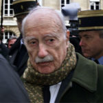 Maurice Papon, préfet de police en octobre 1961, arrive au tribunal de Paris en 1999 (Reuters)