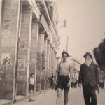 Miliciens armés dans les rues de Guelma, en mai 1945.