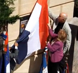 Maryse Joissains actuel maire d'Aix et Jean-François Picheral, ancien maire, dévoilent la stèle ...
