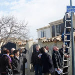 La plaque de la rue du 19-Mars-1962 remise symboliquement à sa place. (photo ASTA)