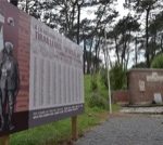 Stèle en hommage aux tirailleurs sénégalais morts au camp du Courneau