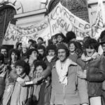 Une délégation de « marcheurs pour l’égalite et contre le racisme » devant la mairie de Colombes, le 2 décembre 1983. Georges Bendrihem / AFP