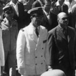 Paul Teitgen en uniforme de préfet (le deuxième en partant de la gauche) Alger, 1957