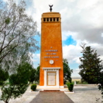 Monument à la mémoire d’Abd el-Kader érigé en 1949 par le gouverneur général français de l’Algérie près de Mascara