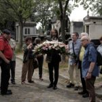 Une gerbe a été déposée au Jardin du souvenir où les cendres de Josette Audin ont été dispersées le 11 juin 2019.