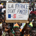 Manifestation de soutien aux putschistes nigériens à Niamey le 3 août 2023. © AFP